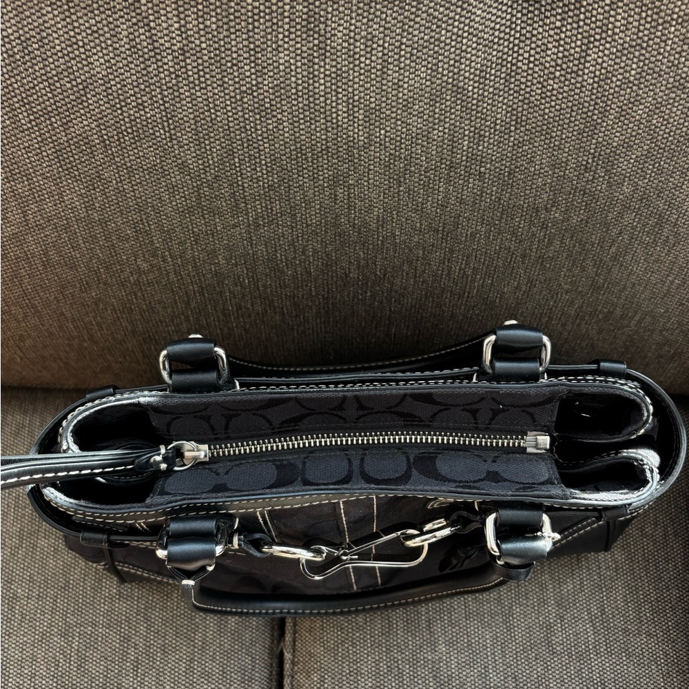 Vintage Black Coach Handbag - Picture 3 of 4